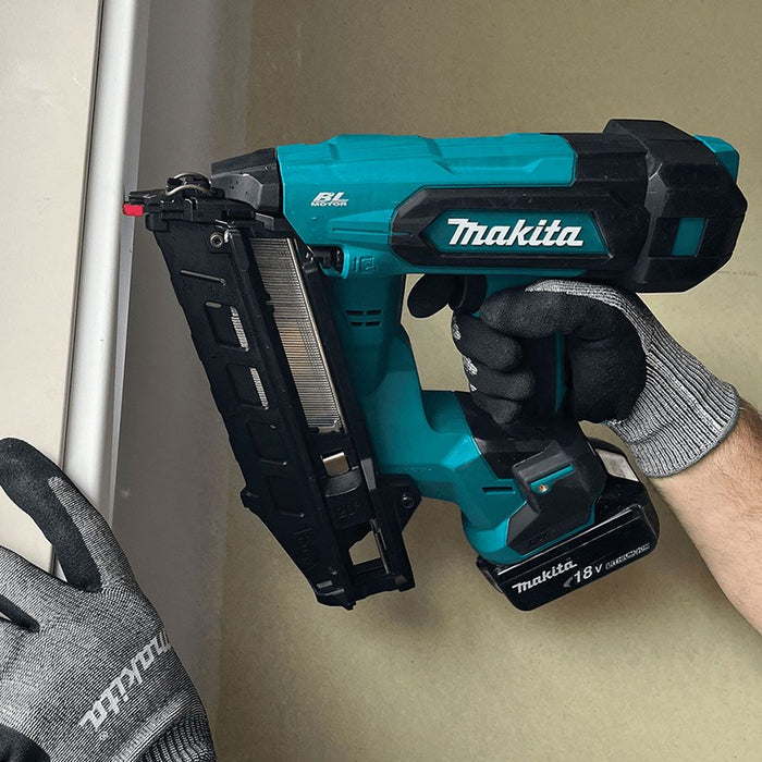 Makita 18V Brushless 16Ga Angled Finishing Nailer